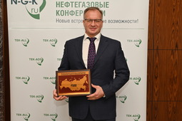 Генеральный директор ООО "Газпром недра" Всеволод Черепанов на церемонии награждения
