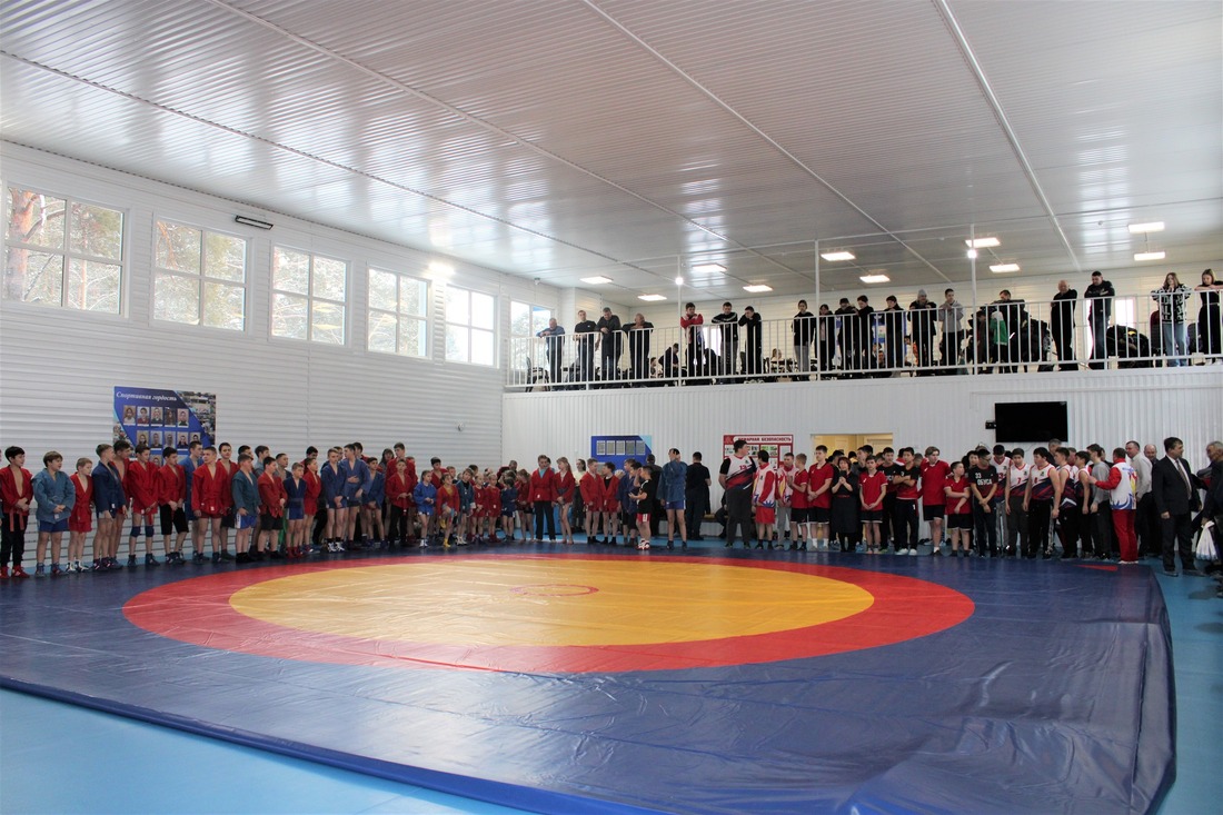 В межрайонном турнире по самбо приняли участие 64 спортсмена из поселков Иркутской области