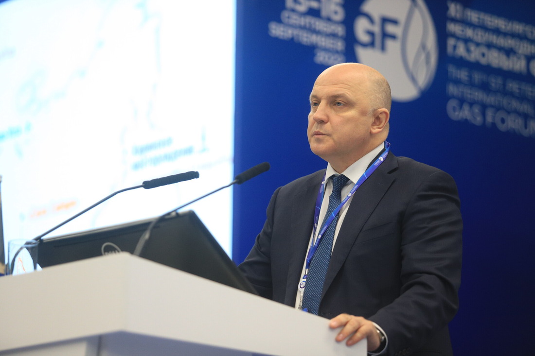 Заместитель Председателя Правления ПАО «Газпром» — начальник Департамента Олег Аксютин выступил с приветственным словом