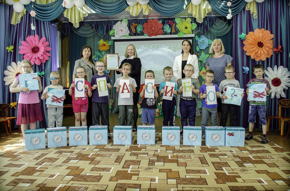 Передача книг в детский сад № 286 города Новосибирска прошла в праздничной обстановке